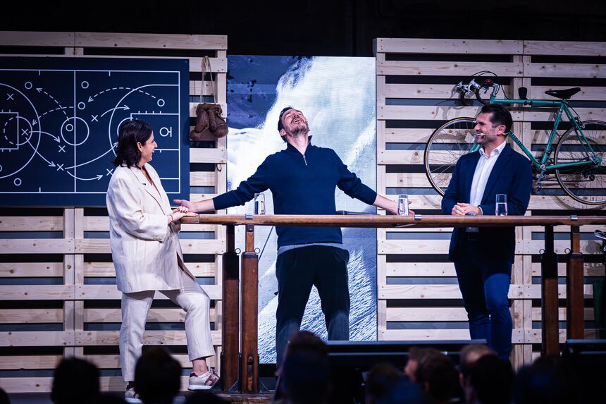 CONNECT 2023 Blick auf die Mainstage mit Speaker Felix Neureuther