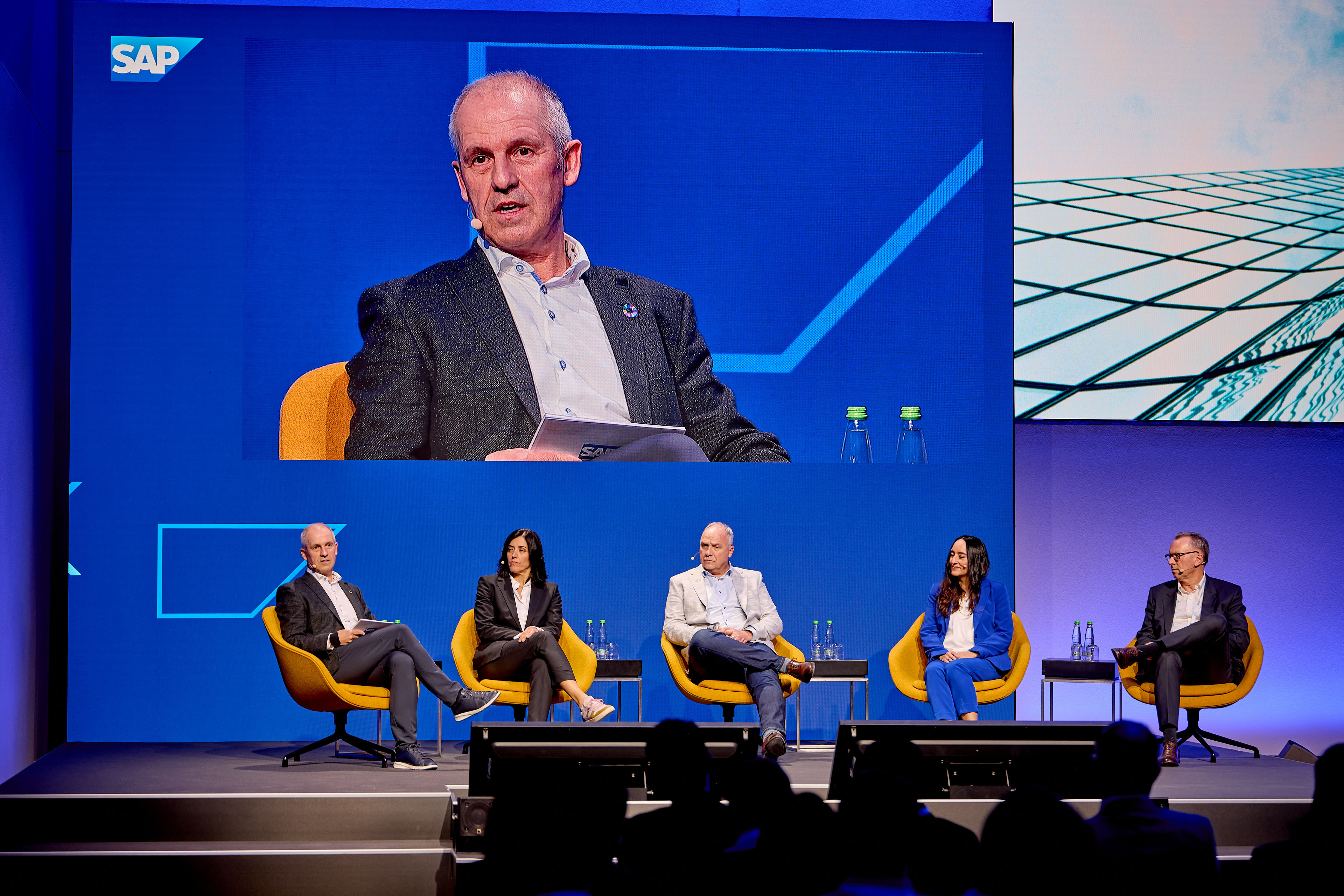 Blick auf die Mainstage mit Talk